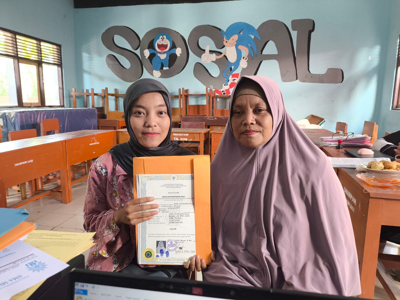 Penyerahan ijazah